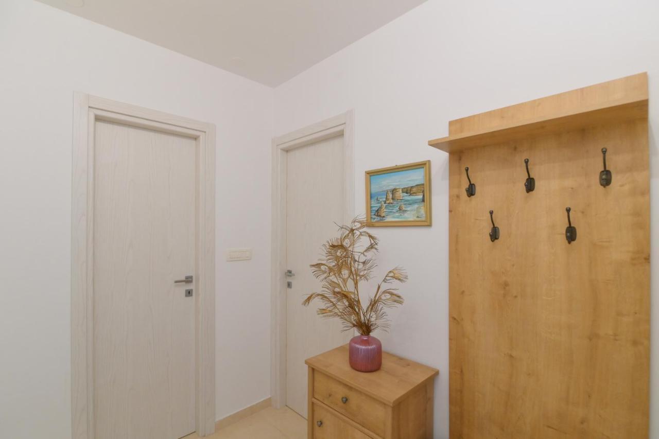 リエカApartman Iskraアパートメント エクステリア 写真
