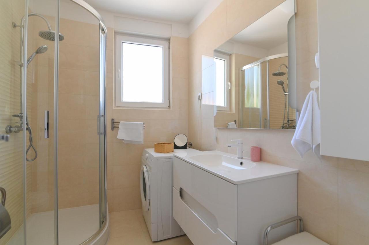 リエカApartman Iskraアパートメント エクステリア 写真